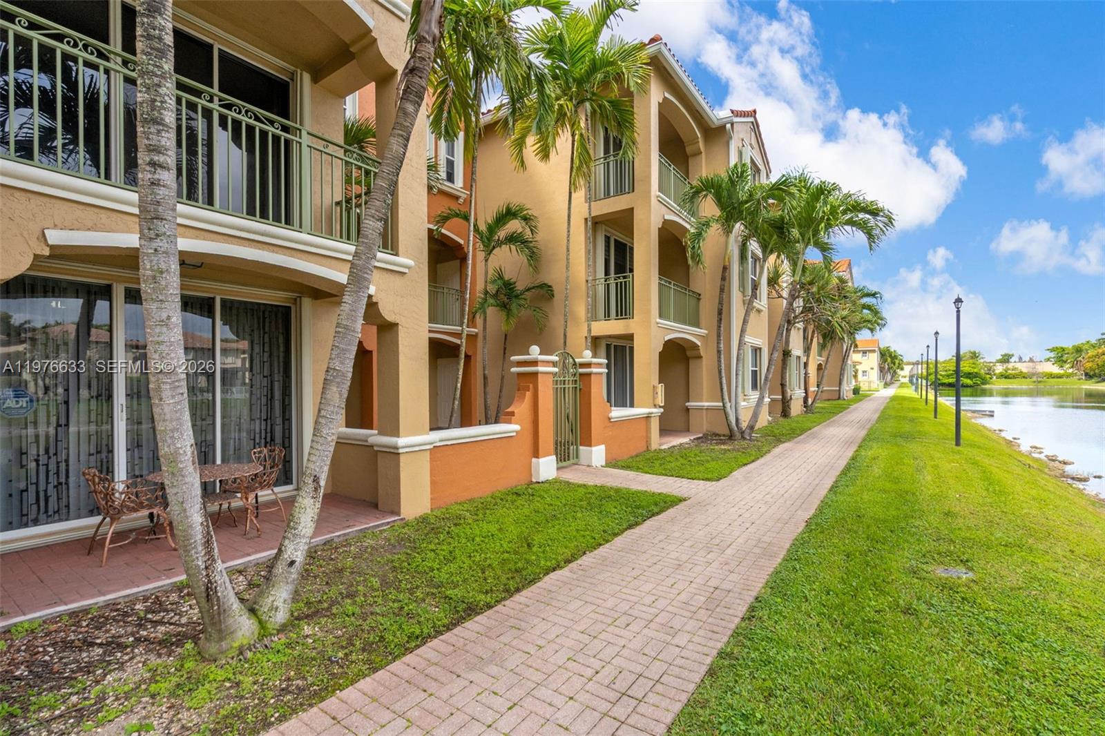 THE COURTS AT DORAL ISLES - Residential