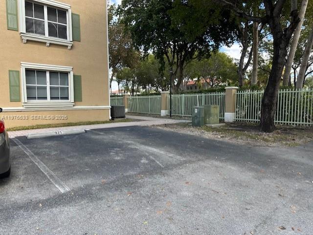 THE COURTS AT DORAL ISLES - Residential