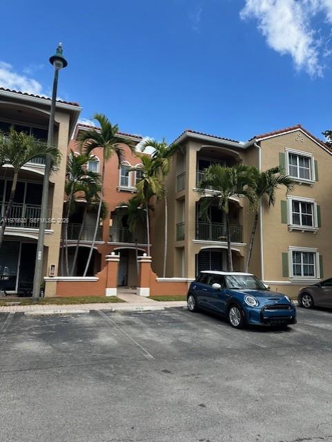 THE COURTS AT DORAL ISLES - Residential