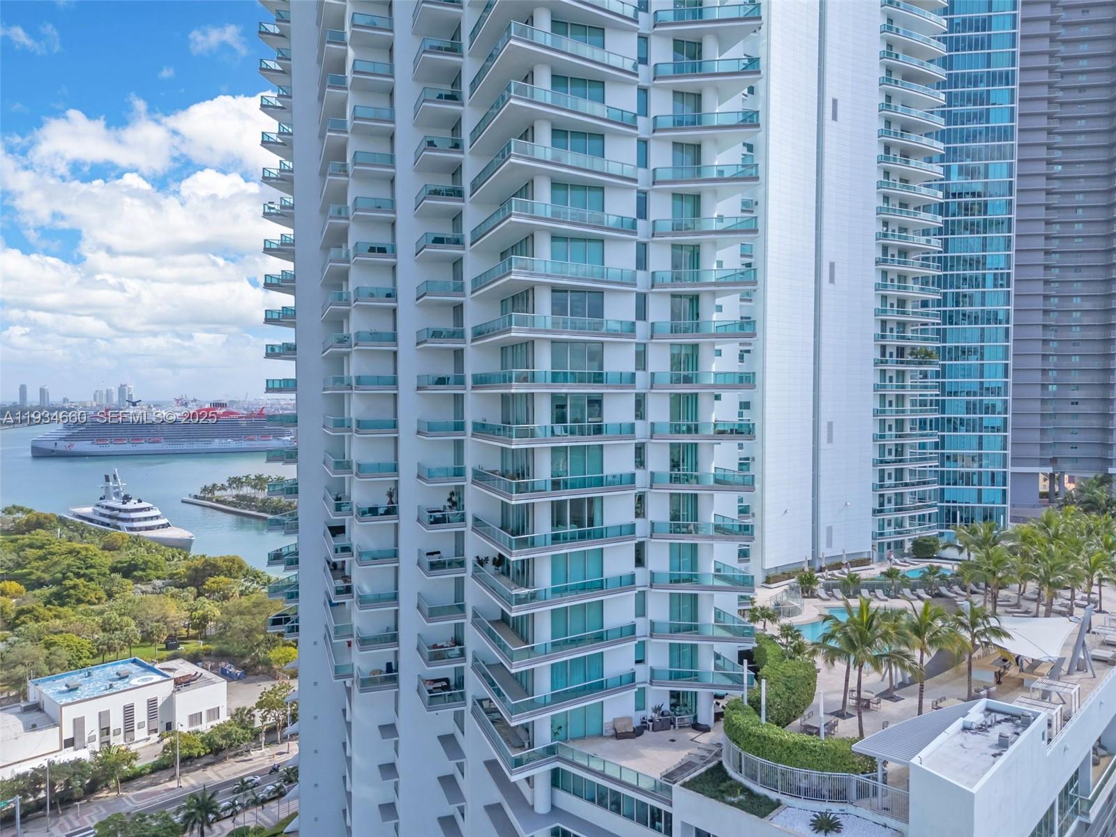 900 BISCAYNE BAY CONDO - Residential