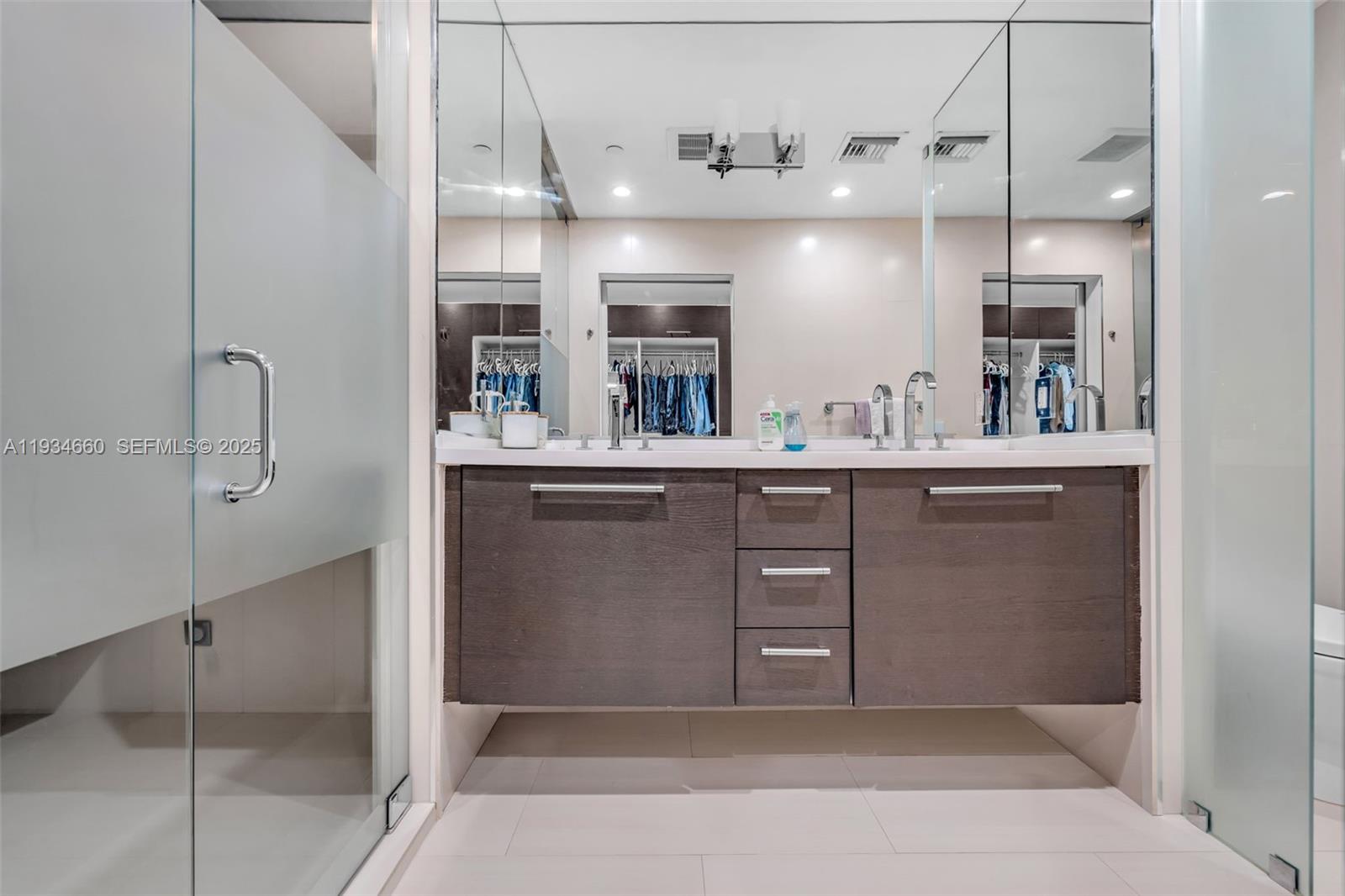 900 BISCAYNE BAY CONDO - Residential