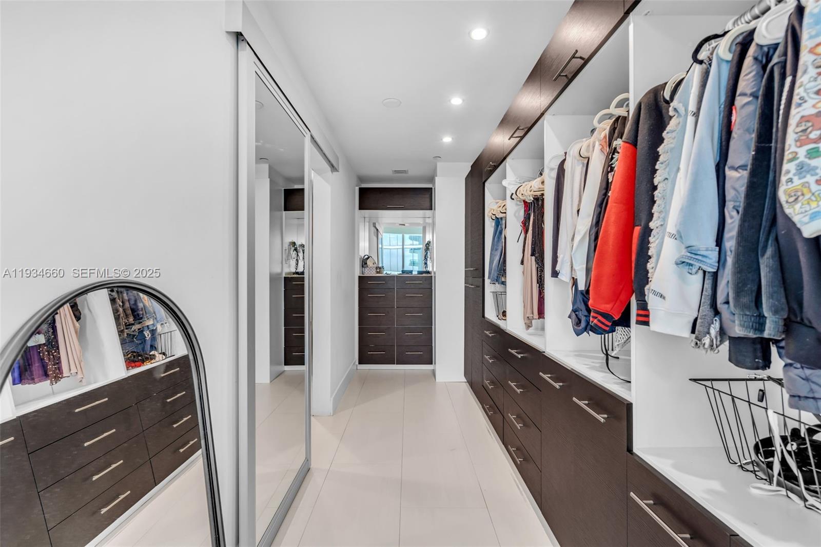 900 BISCAYNE BAY CONDO - Residential