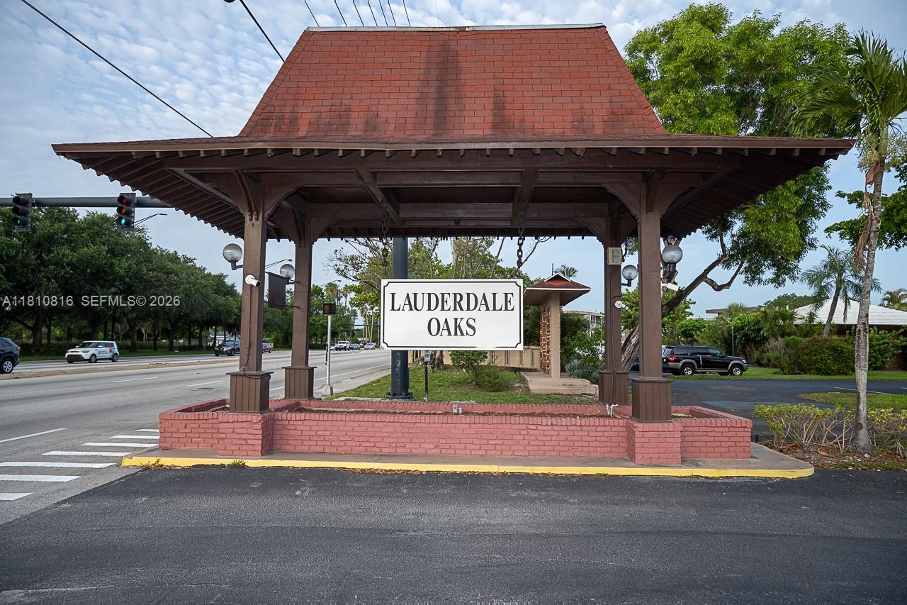 LAUDERDALE OAKS CONDO 7 - Residential