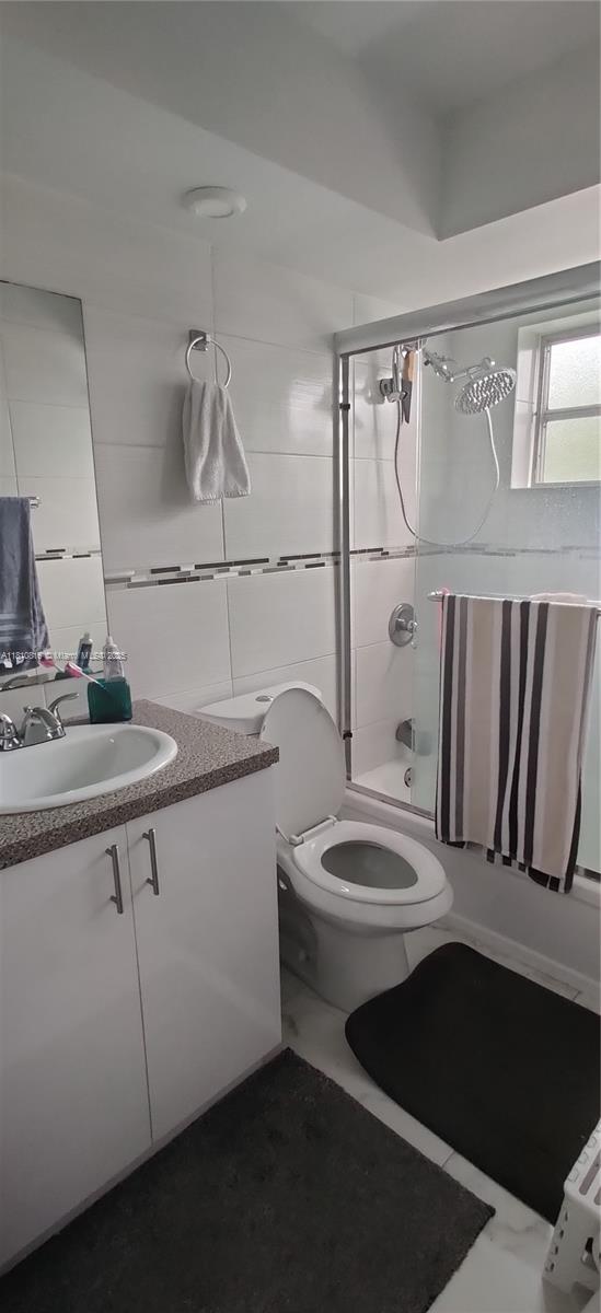 LAUDERDALE OAKS CONDO 7 - Residential