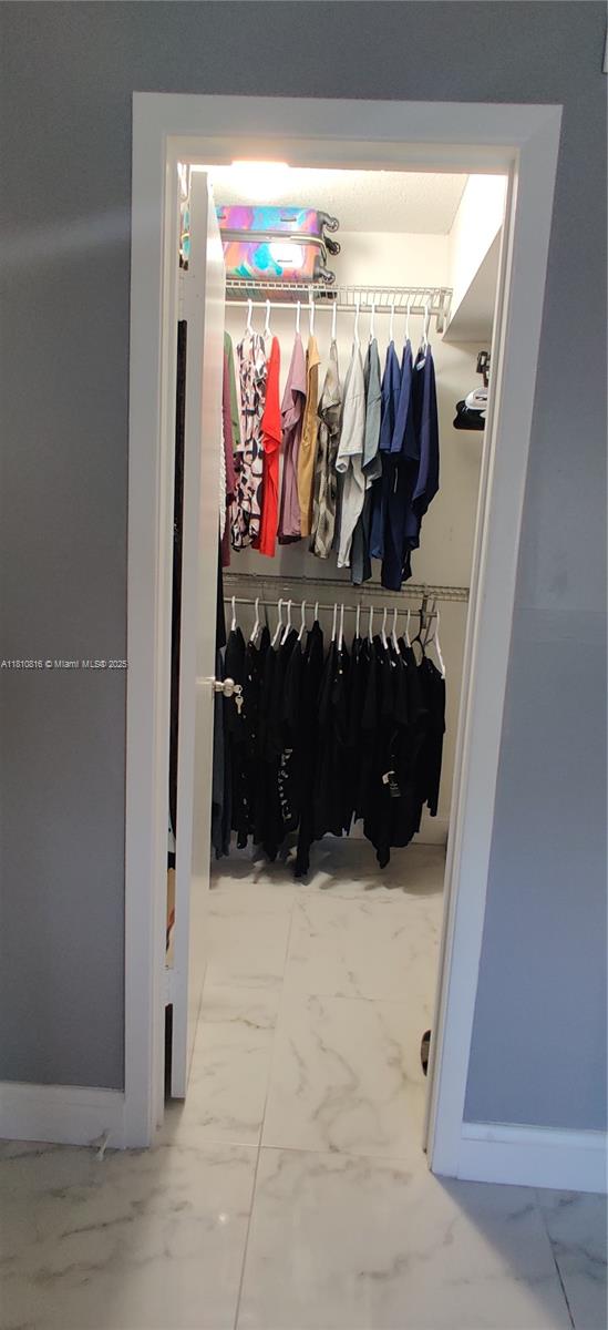 LAUDERDALE OAKS CONDO 7 - Residential