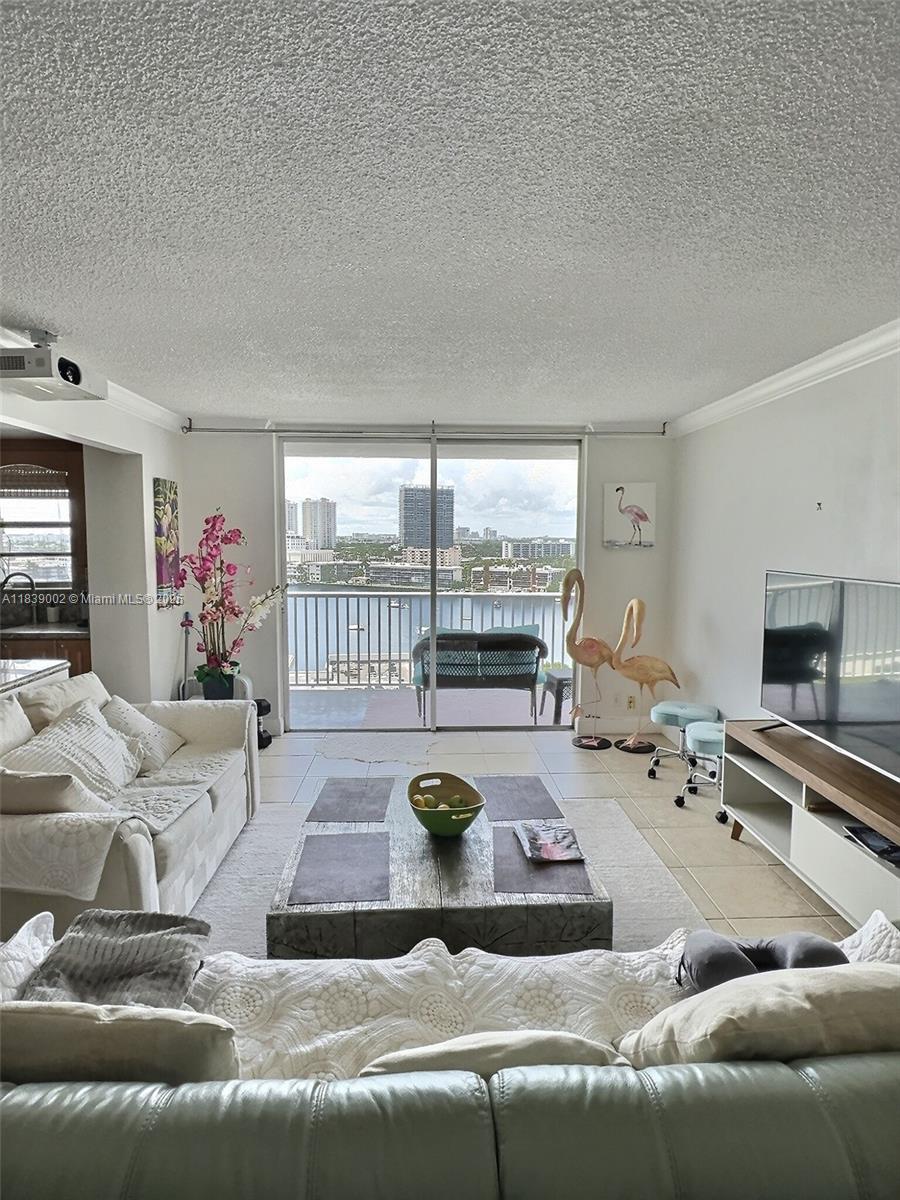 GOLDEN SURF TOWERS CONDO - Residential Lease