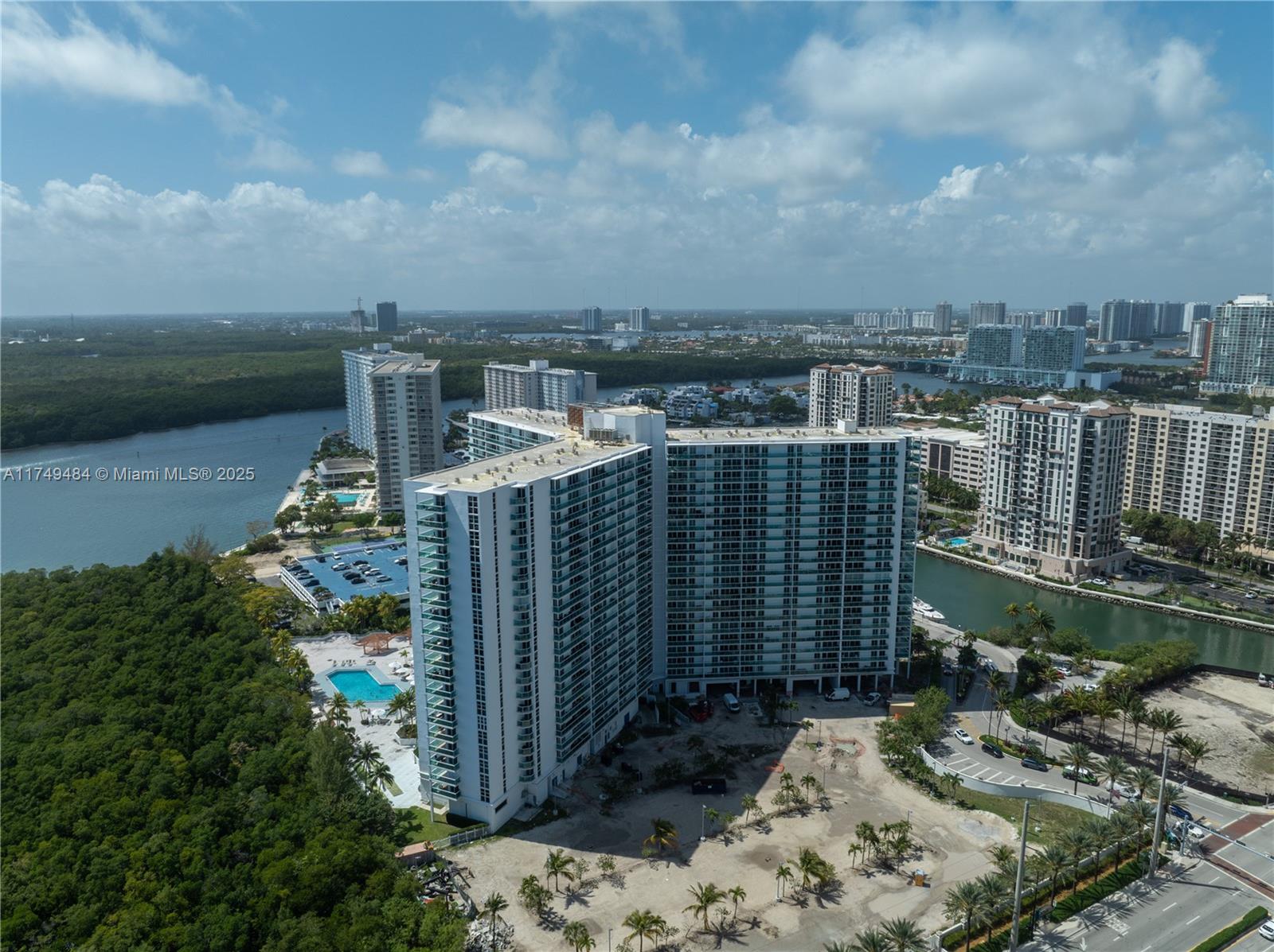 ARLEN HOUSE EAST CONDO - Residential