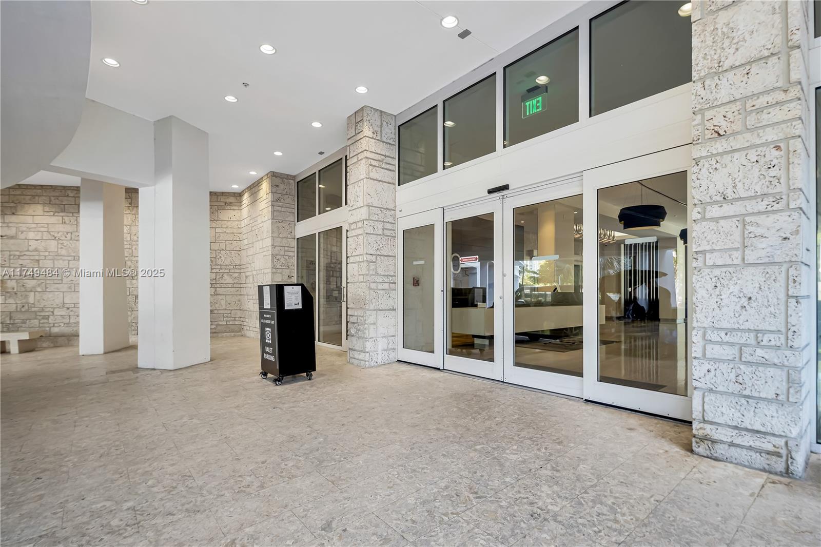 ARLEN HOUSE EAST CONDO - Residential