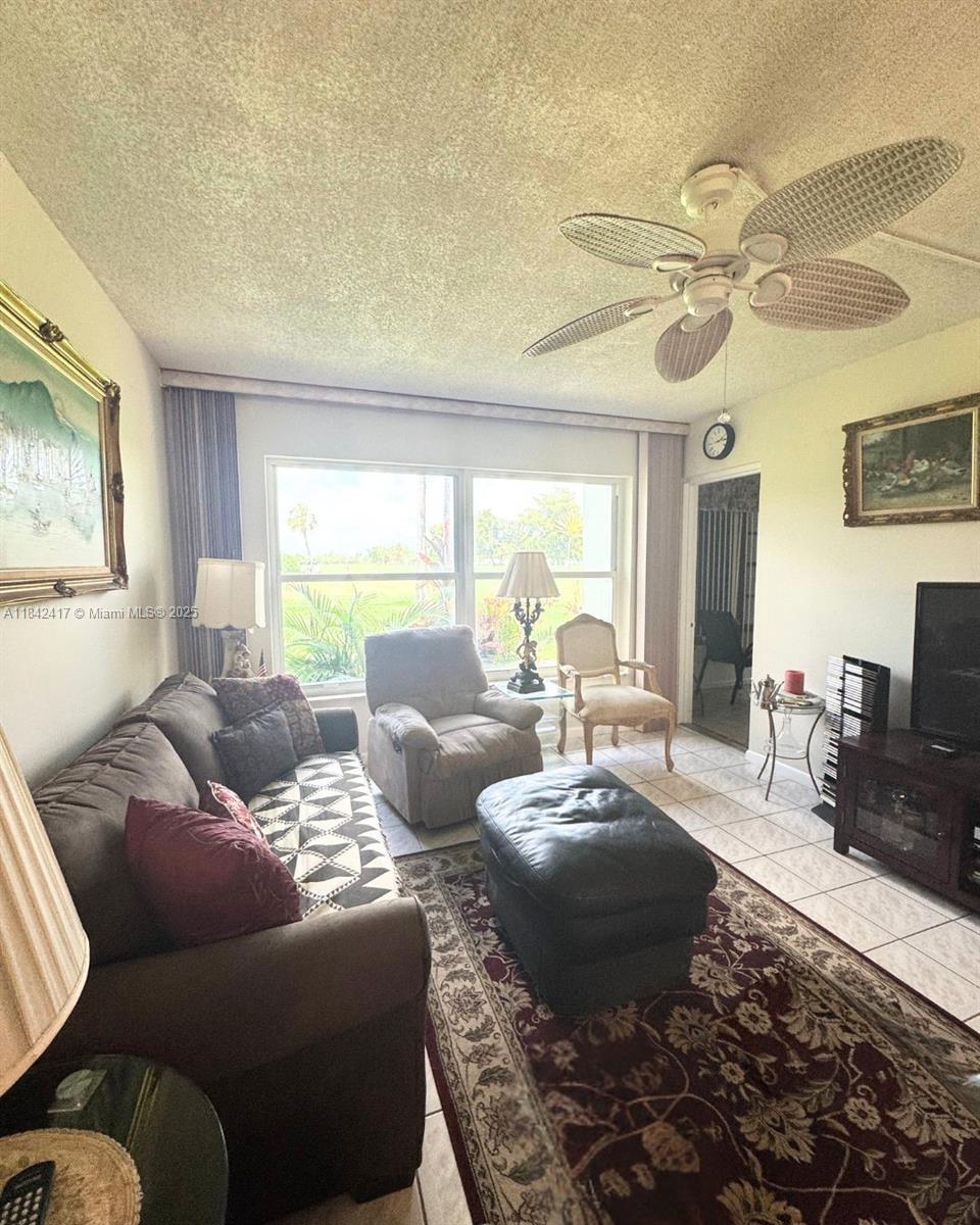 ORIOLE GOLF & TENNIS CLUB - Residential