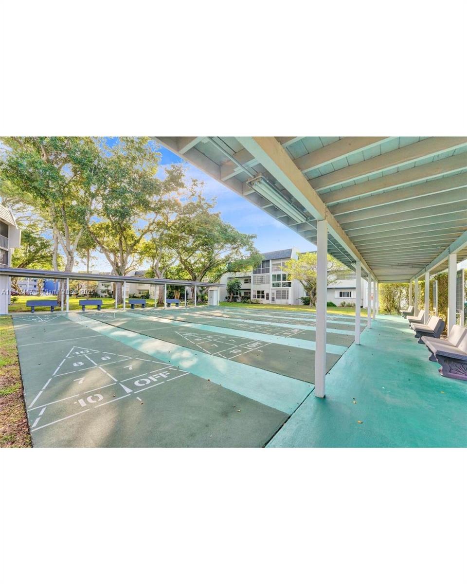 ORIOLE GOLF & TENNIS CLUB - Residential