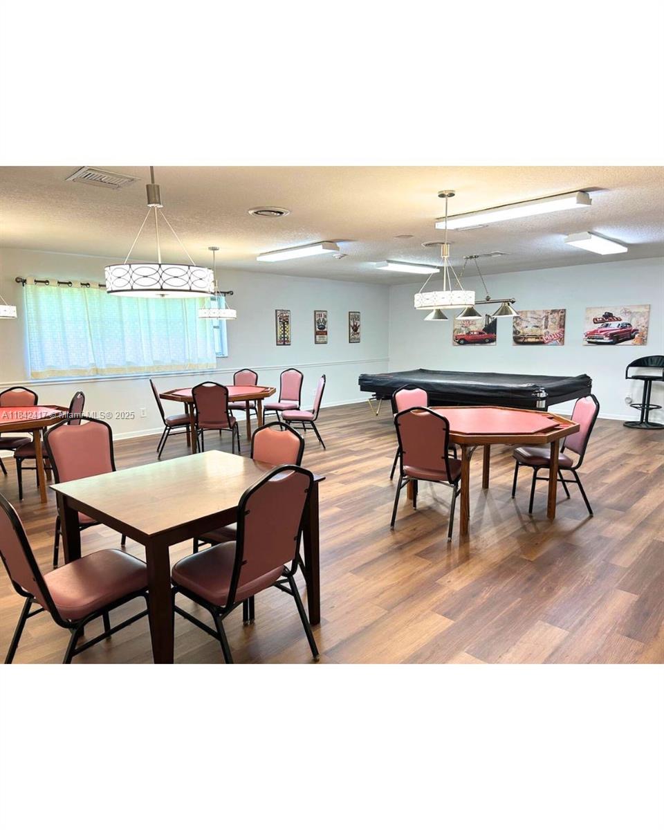 ORIOLE GOLF & TENNIS CLUB - Residential