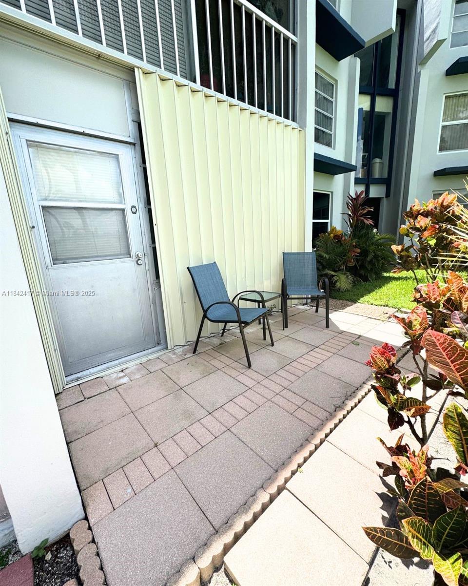 ORIOLE GOLF & TENNIS CLUB - Residential