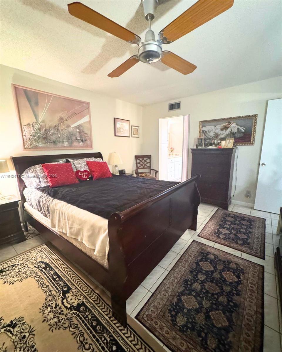 ORIOLE GOLF & TENNIS CLUB - Residential