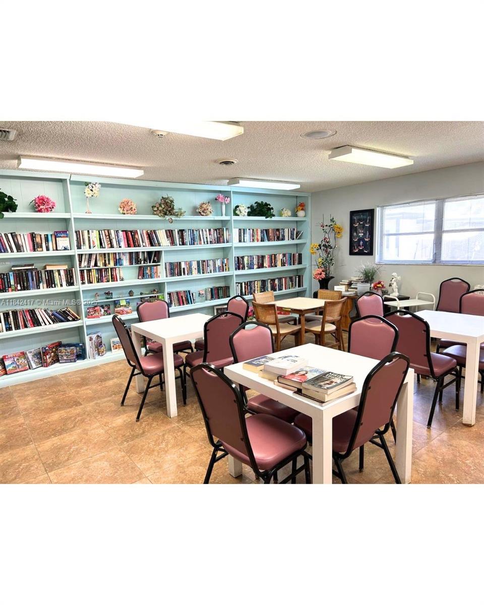 ORIOLE GOLF & TENNIS CLUB - Residential