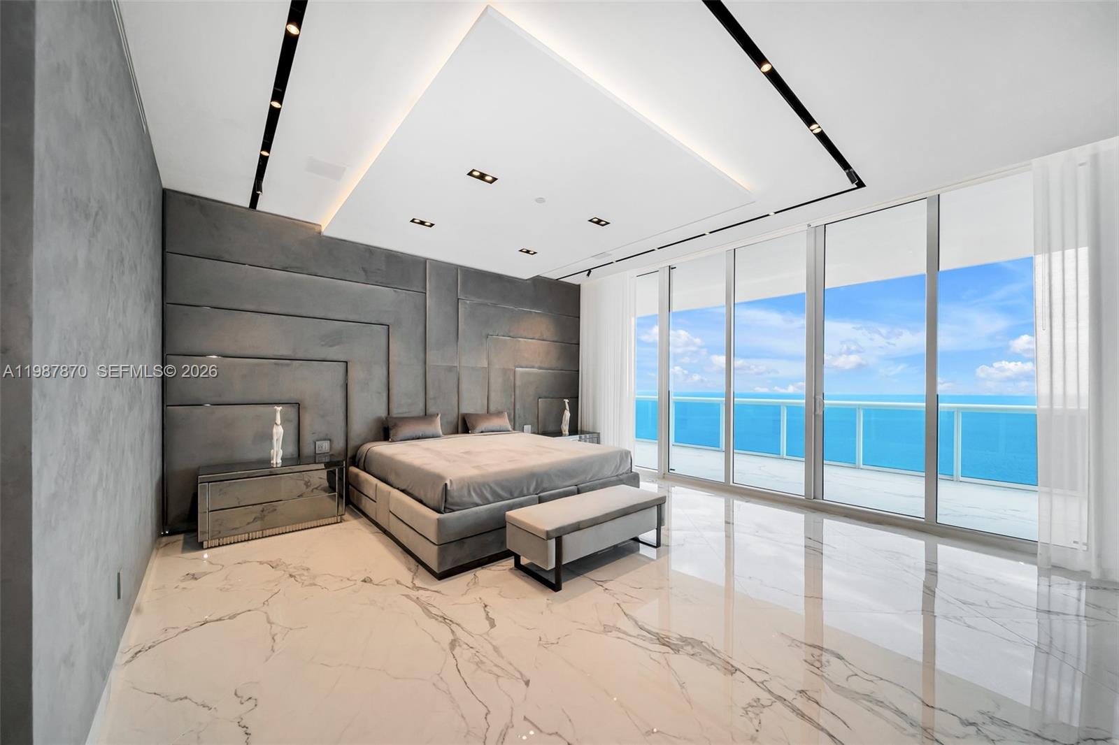 TRUMP HOLLYWOOD - Residential