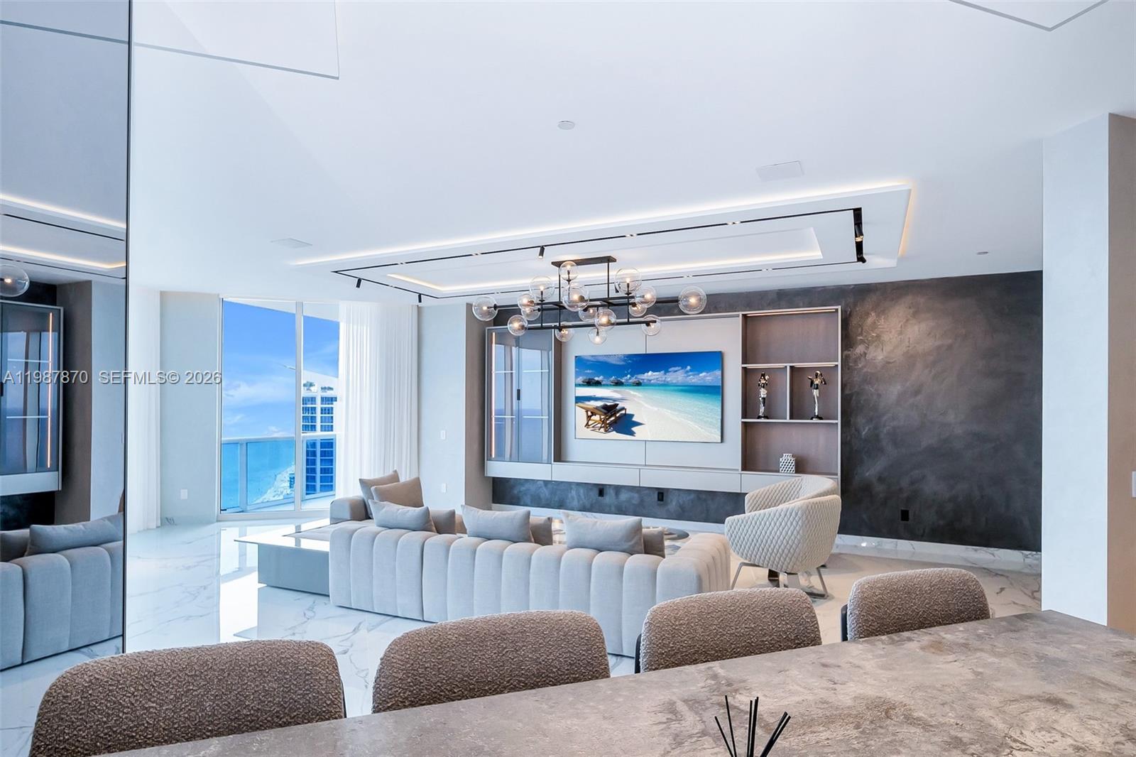 TRUMP HOLLYWOOD - Residential