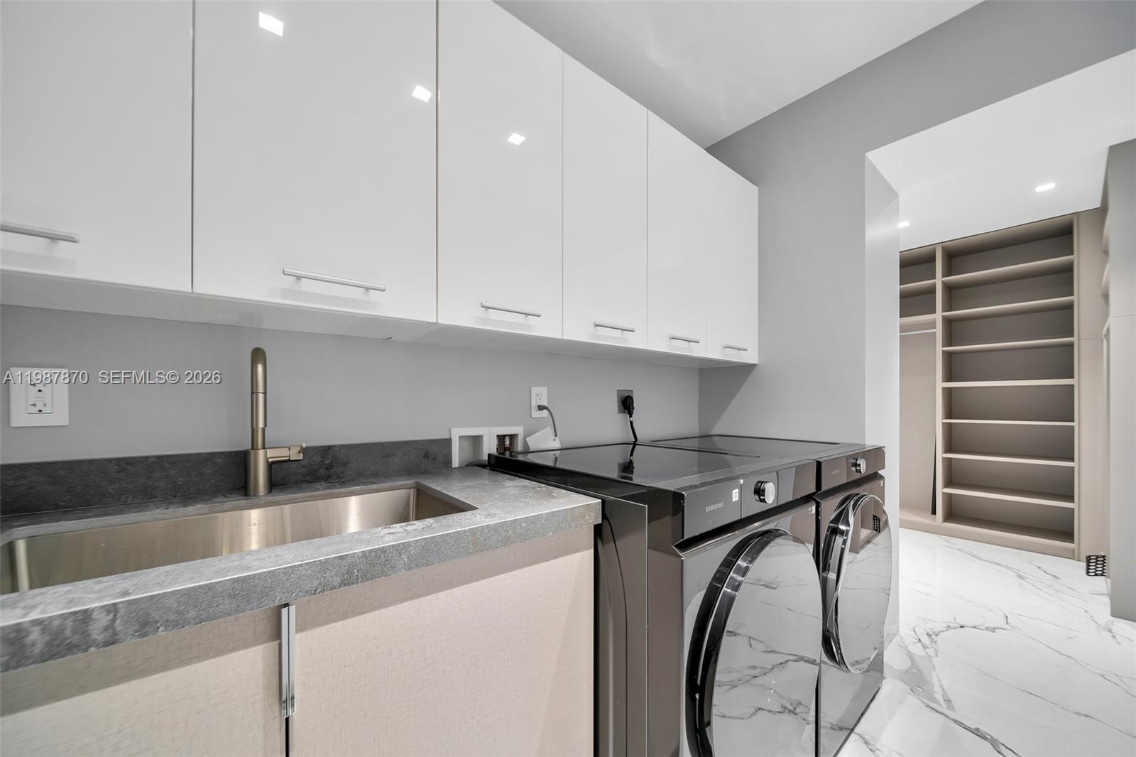 TRUMP HOLLYWOOD - Residential