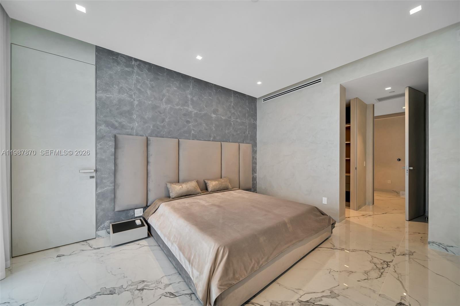 TRUMP HOLLYWOOD - Residential