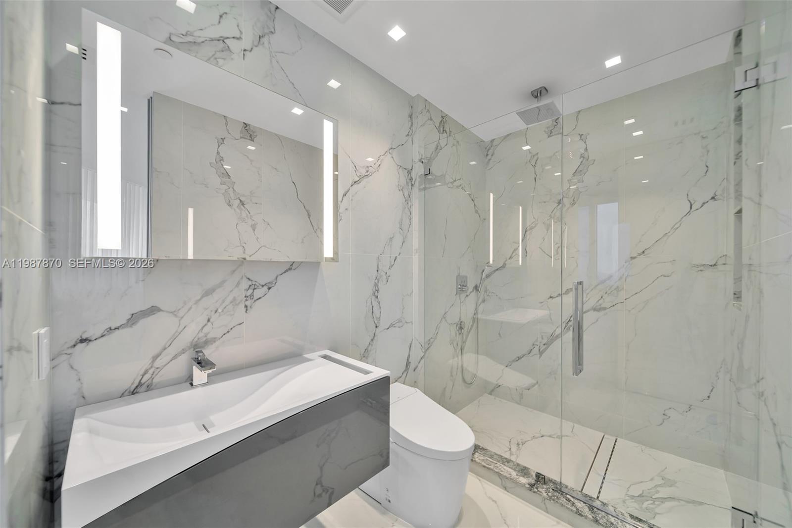 TRUMP HOLLYWOOD - Residential