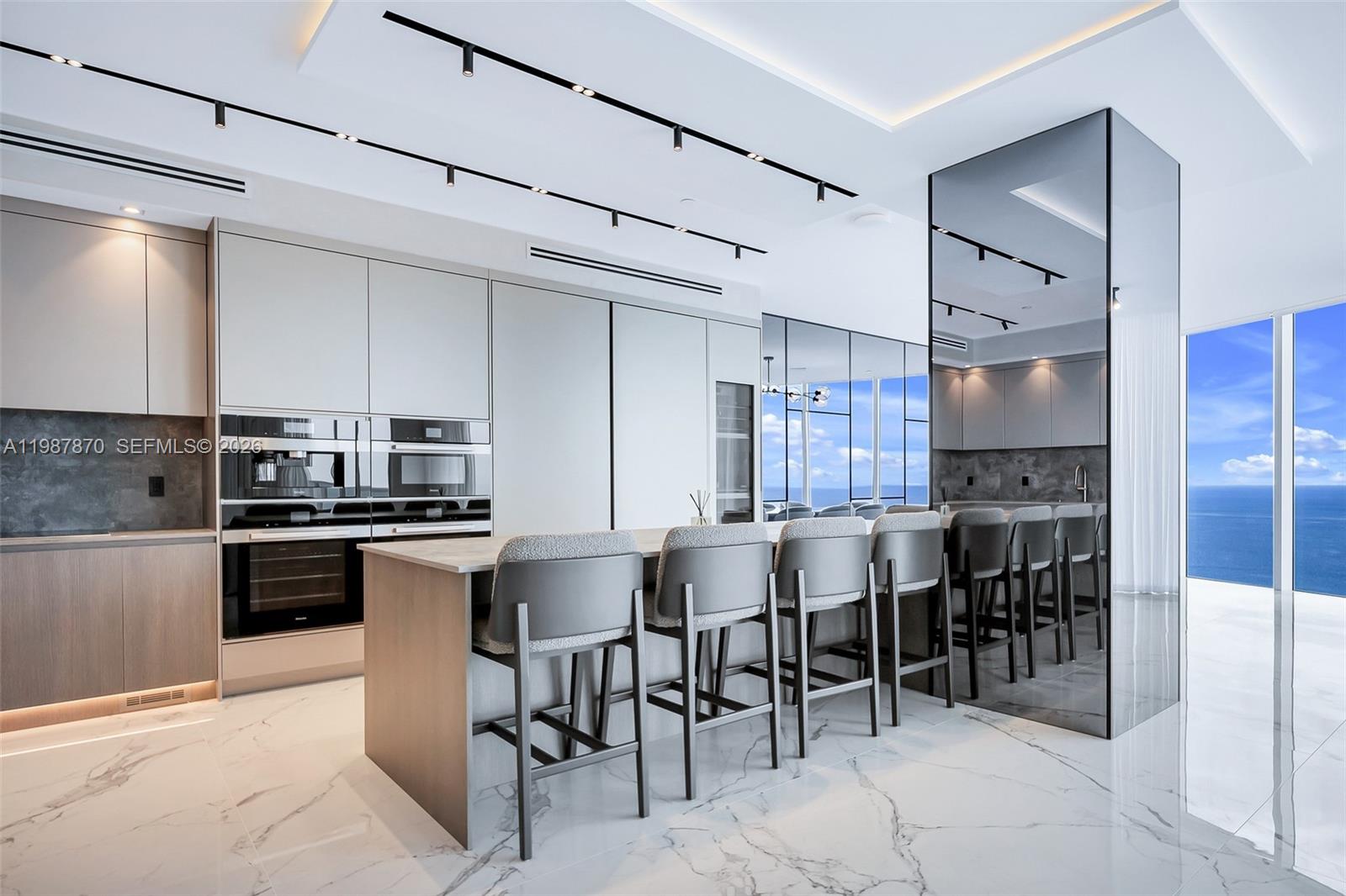 TRUMP HOLLYWOOD - Residential