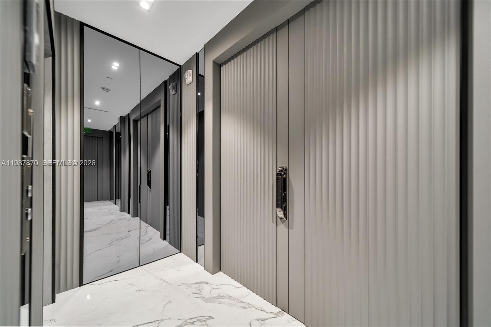 TRUMP HOLLYWOOD - Residential