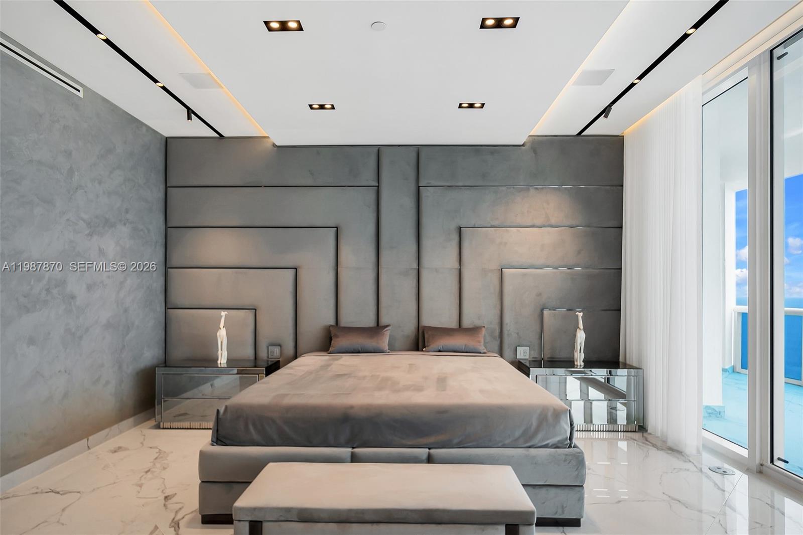 TRUMP HOLLYWOOD - Residential