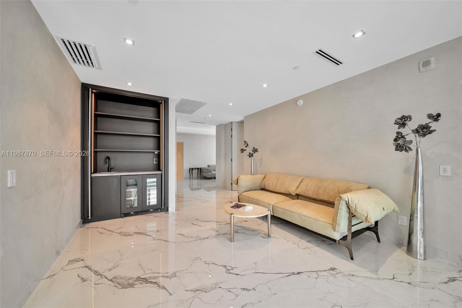 TRUMP HOLLYWOOD - Residential