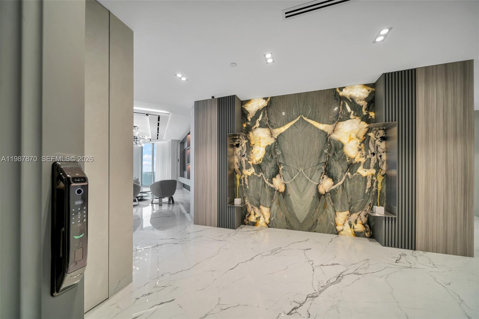 TRUMP HOLLYWOOD - Residential