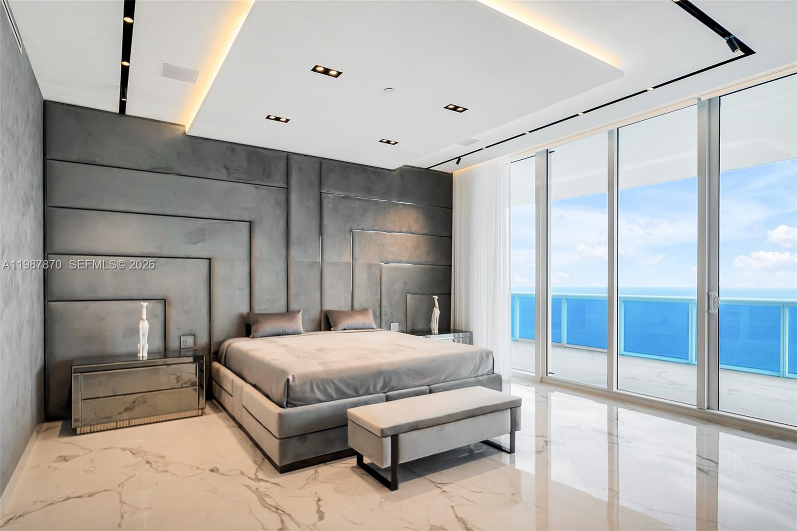 TRUMP HOLLYWOOD - Residential