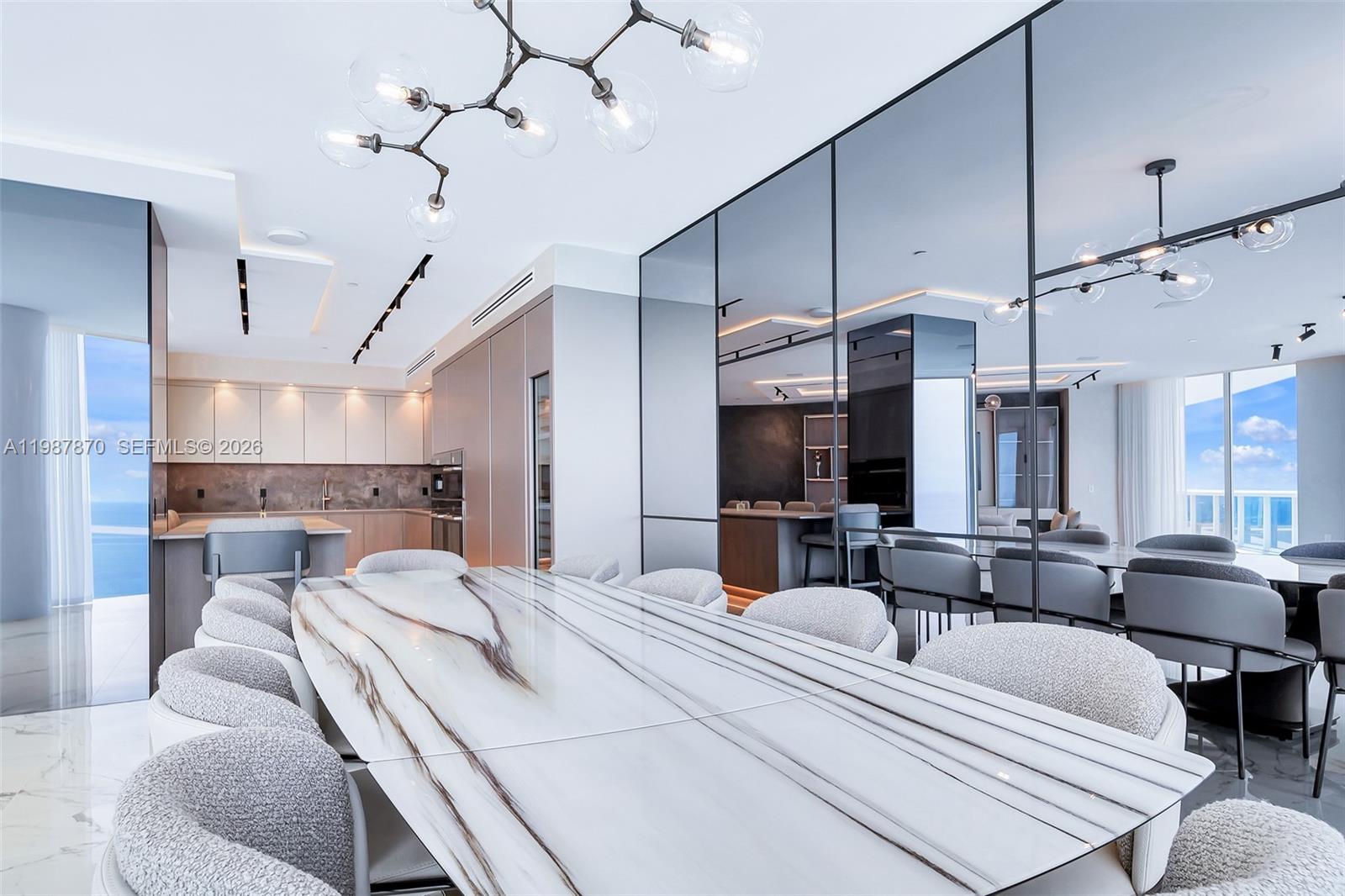 TRUMP HOLLYWOOD - Residential