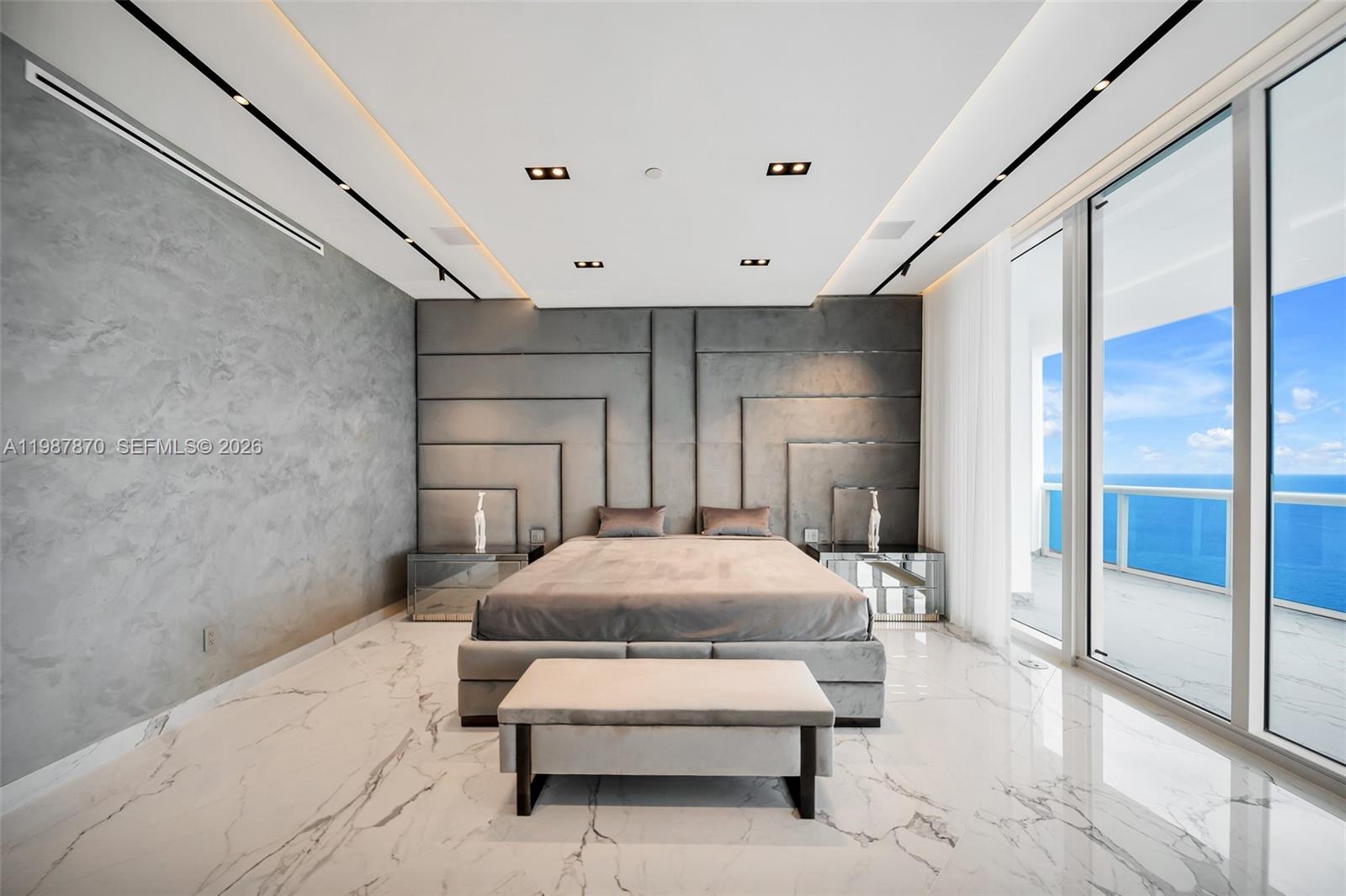 TRUMP HOLLYWOOD - Residential