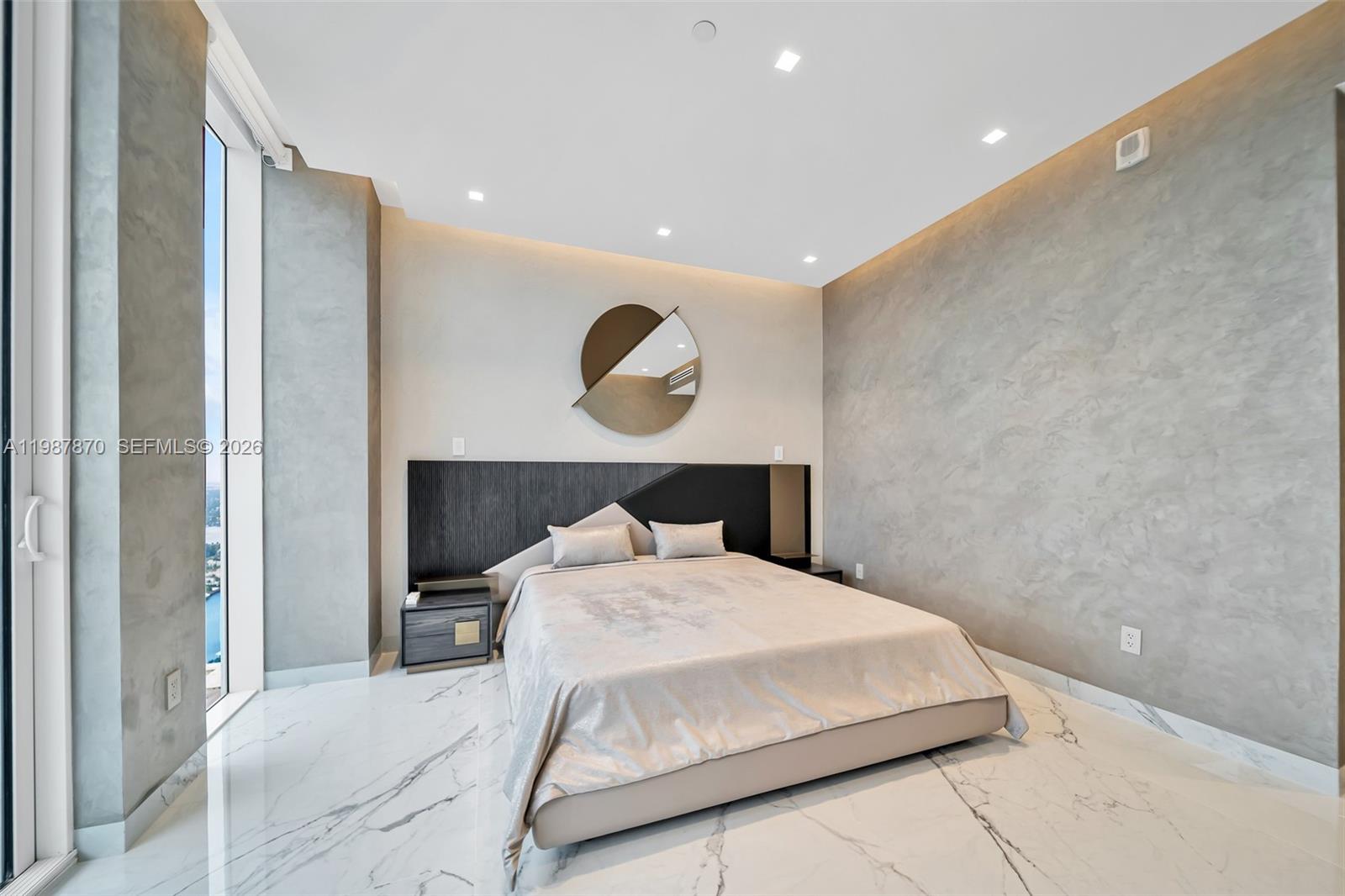 TRUMP HOLLYWOOD - Residential