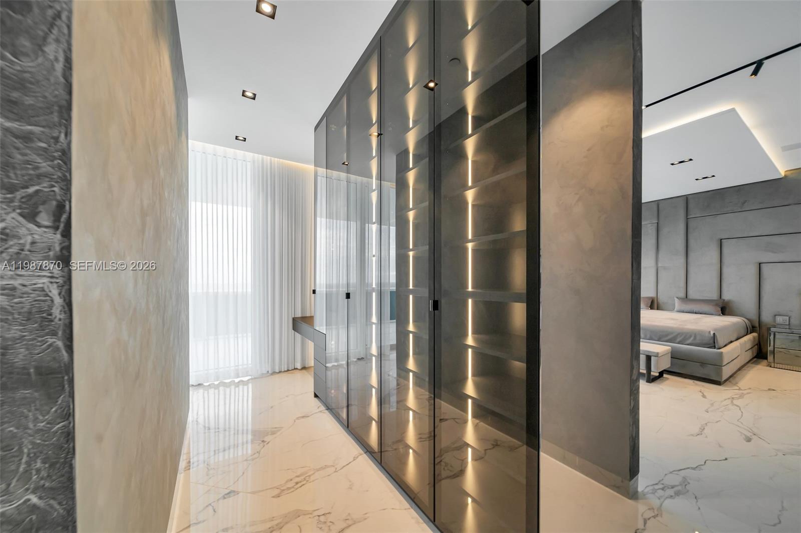 TRUMP HOLLYWOOD - Residential