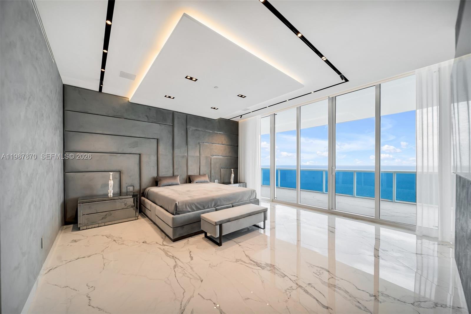 TRUMP HOLLYWOOD - Residential