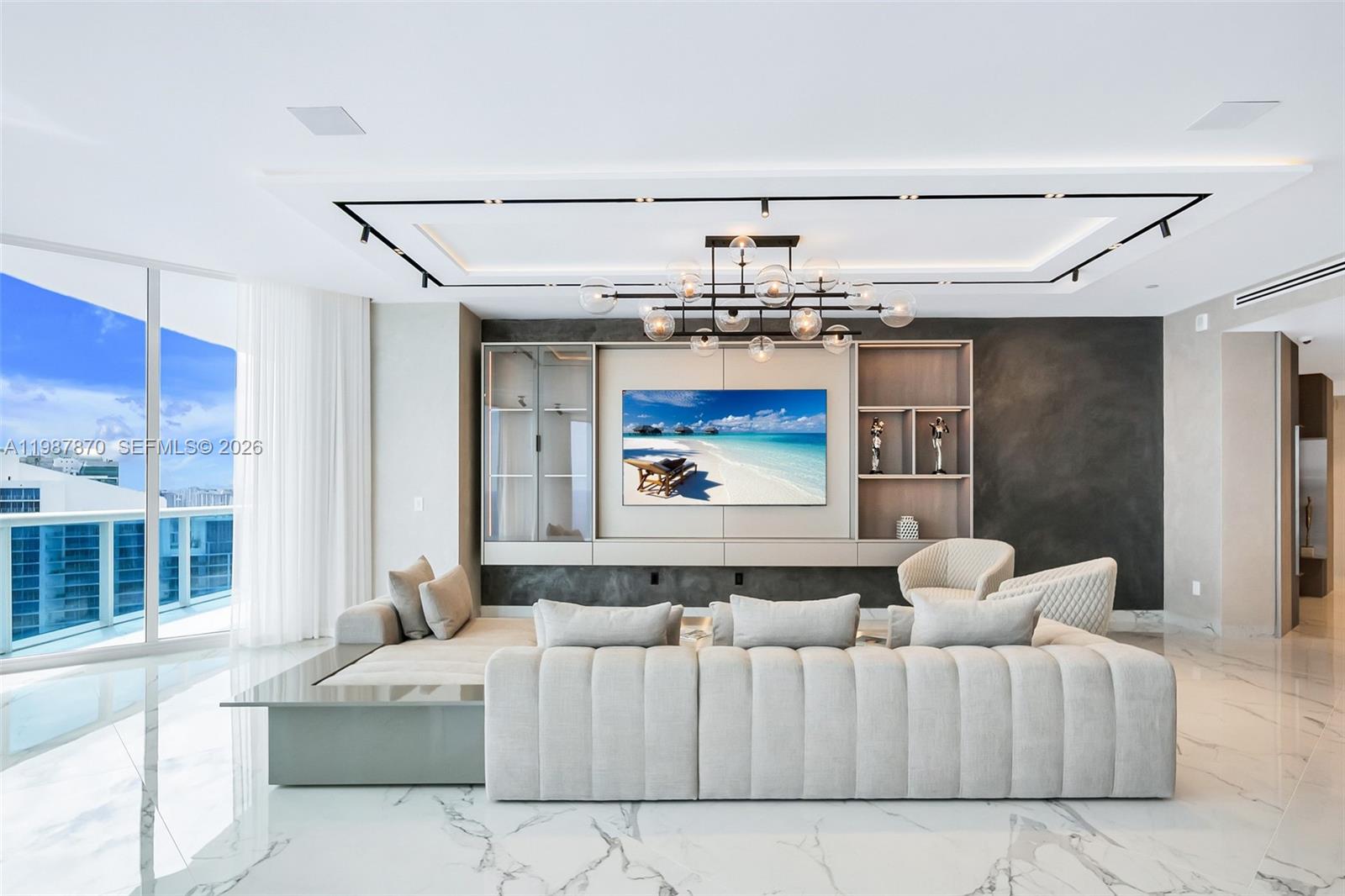 TRUMP HOLLYWOOD - Residential