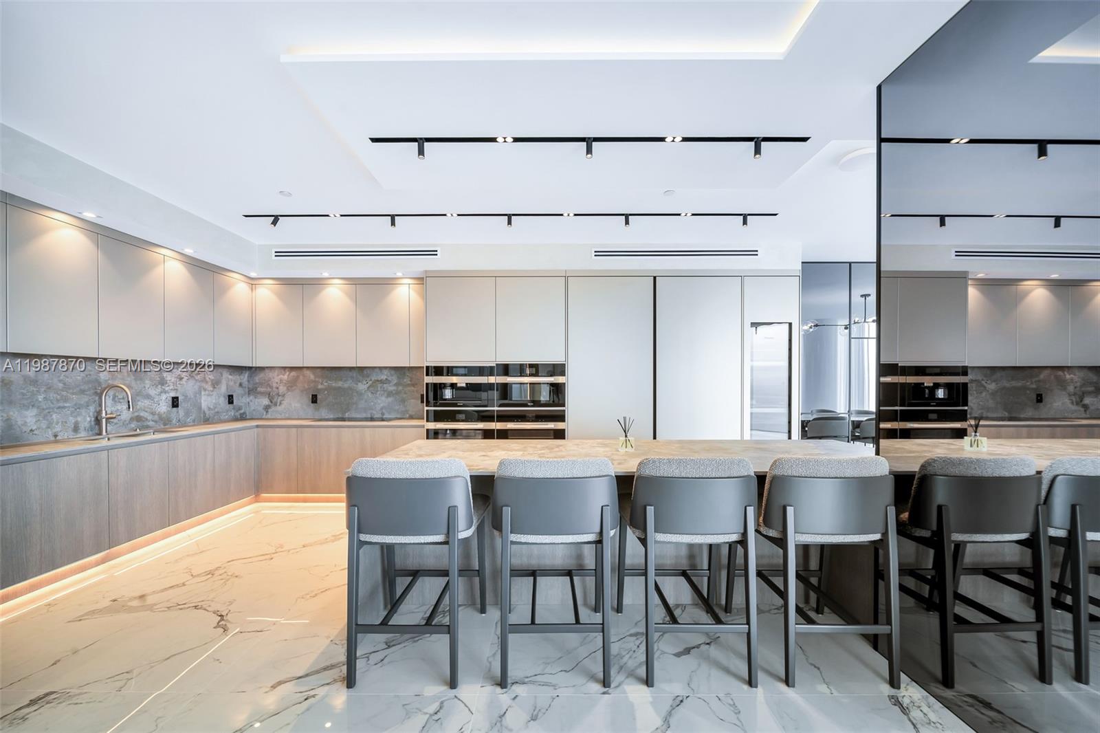 TRUMP HOLLYWOOD - Residential