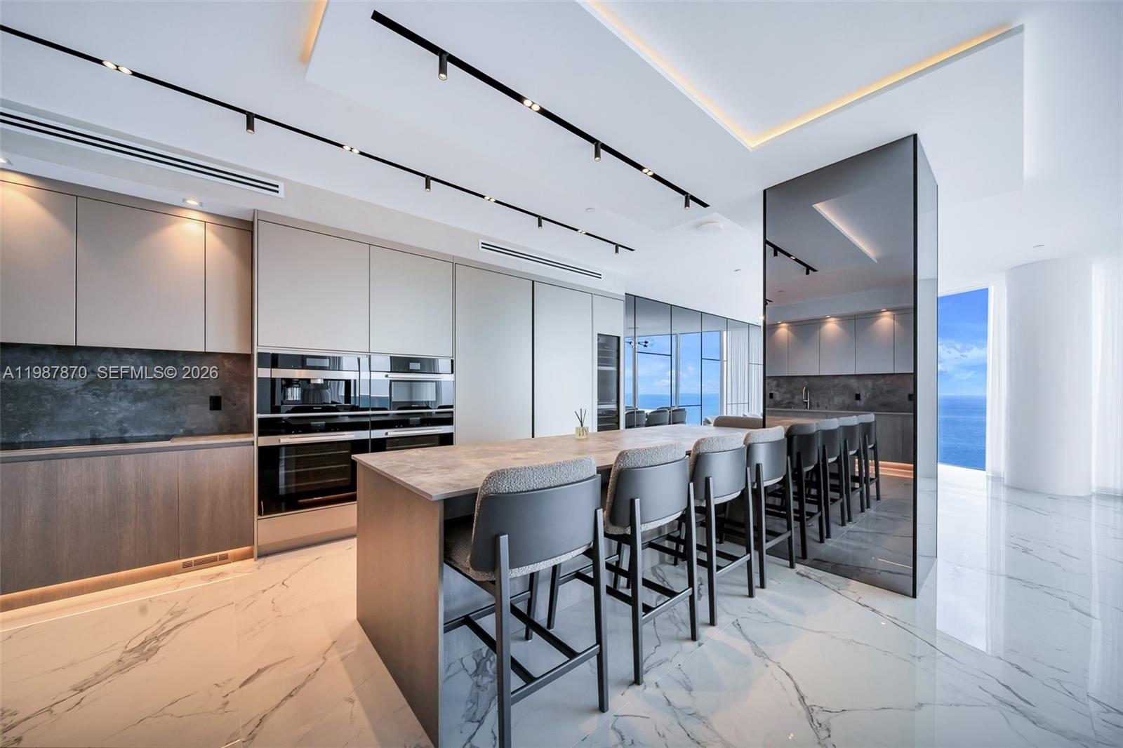 TRUMP HOLLYWOOD - Residential