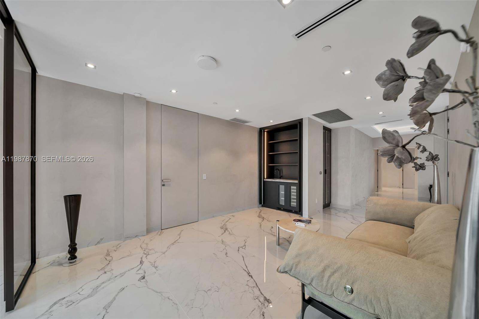 TRUMP HOLLYWOOD - Residential