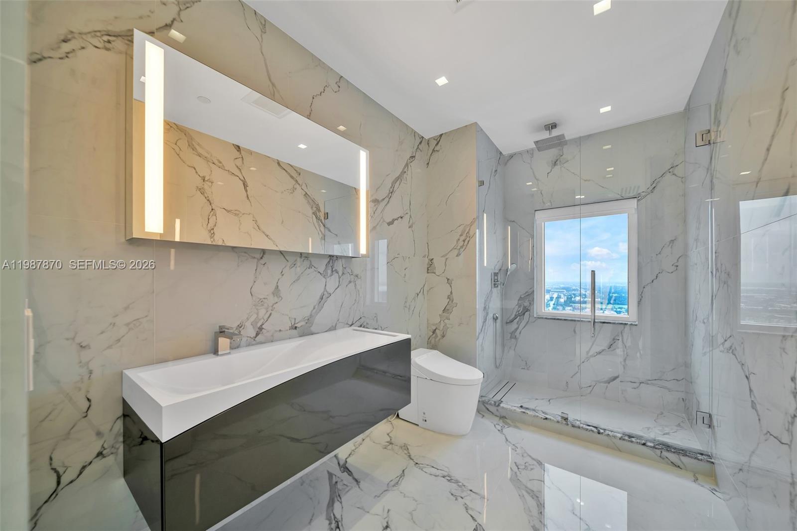 TRUMP HOLLYWOOD - Residential