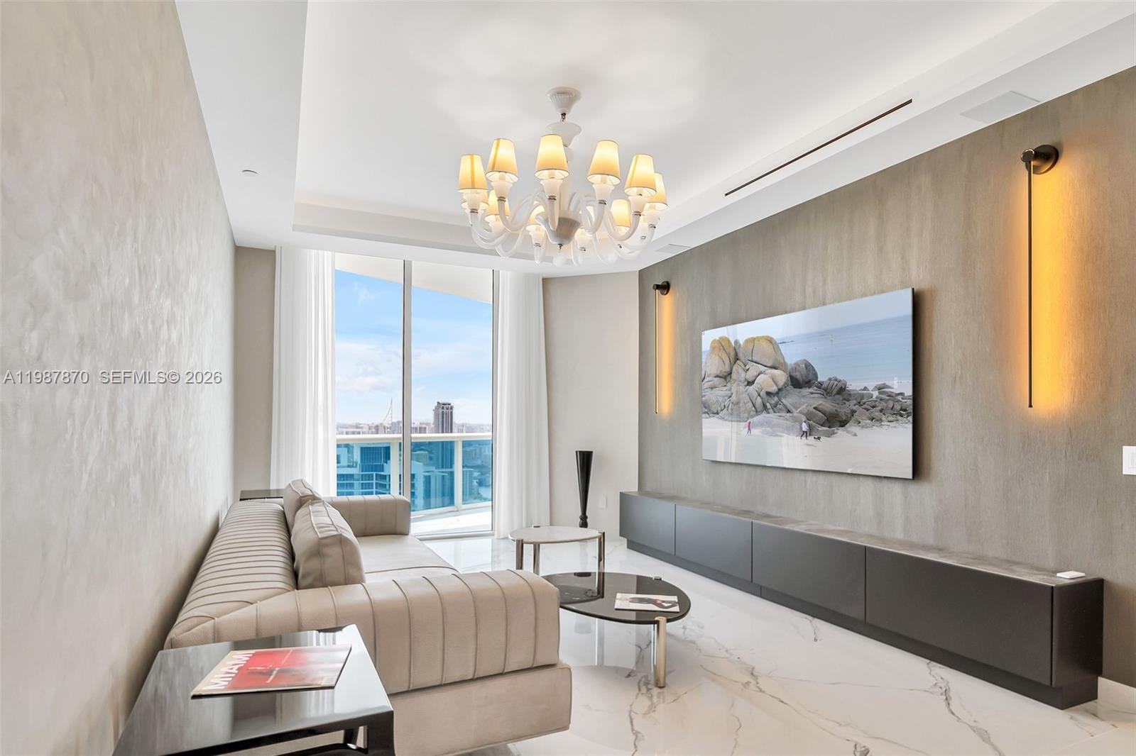 TRUMP HOLLYWOOD - Residential