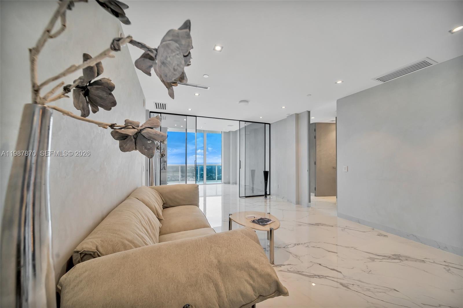 TRUMP HOLLYWOOD - Residential