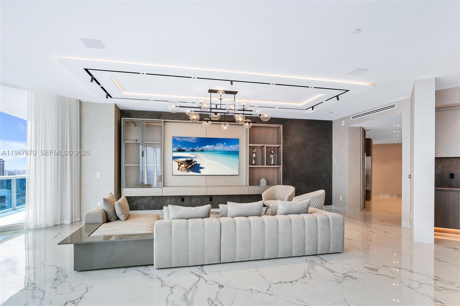 TRUMP HOLLYWOOD - Residential