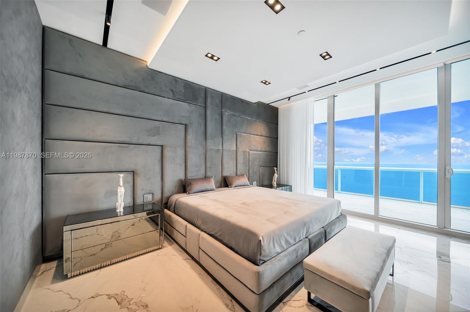 TRUMP HOLLYWOOD - Residential