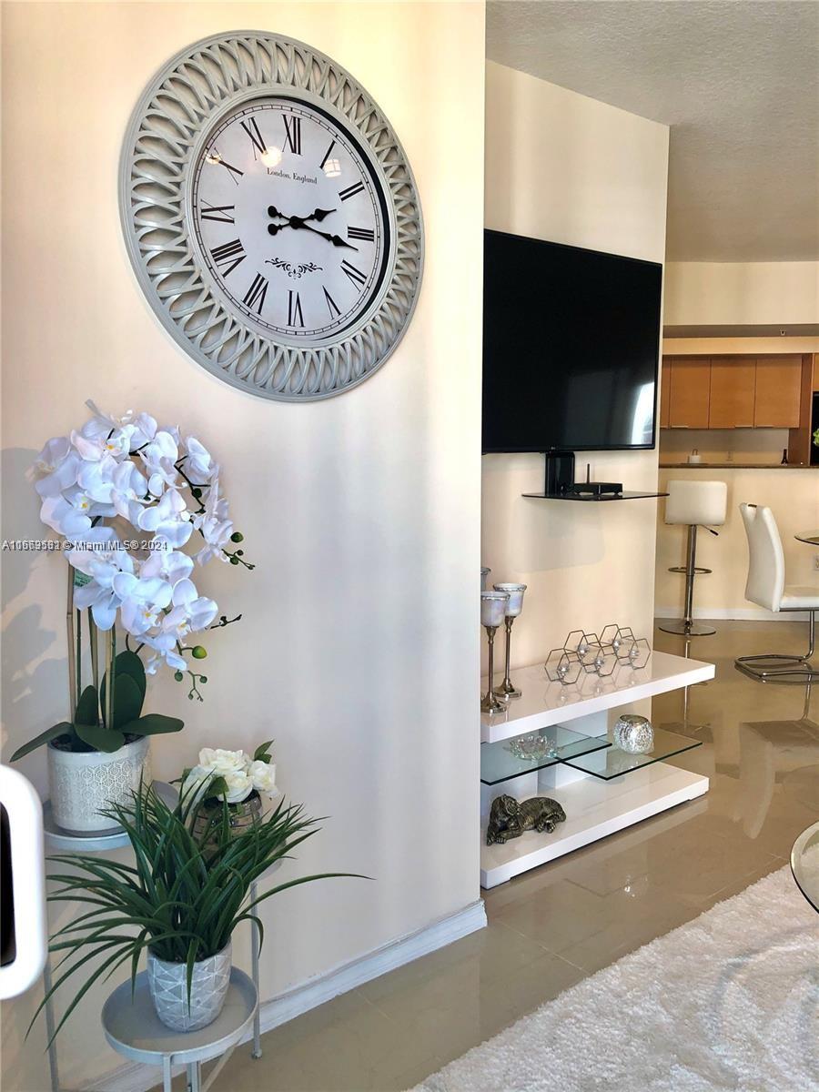 LA PERLA CONDO - Residential