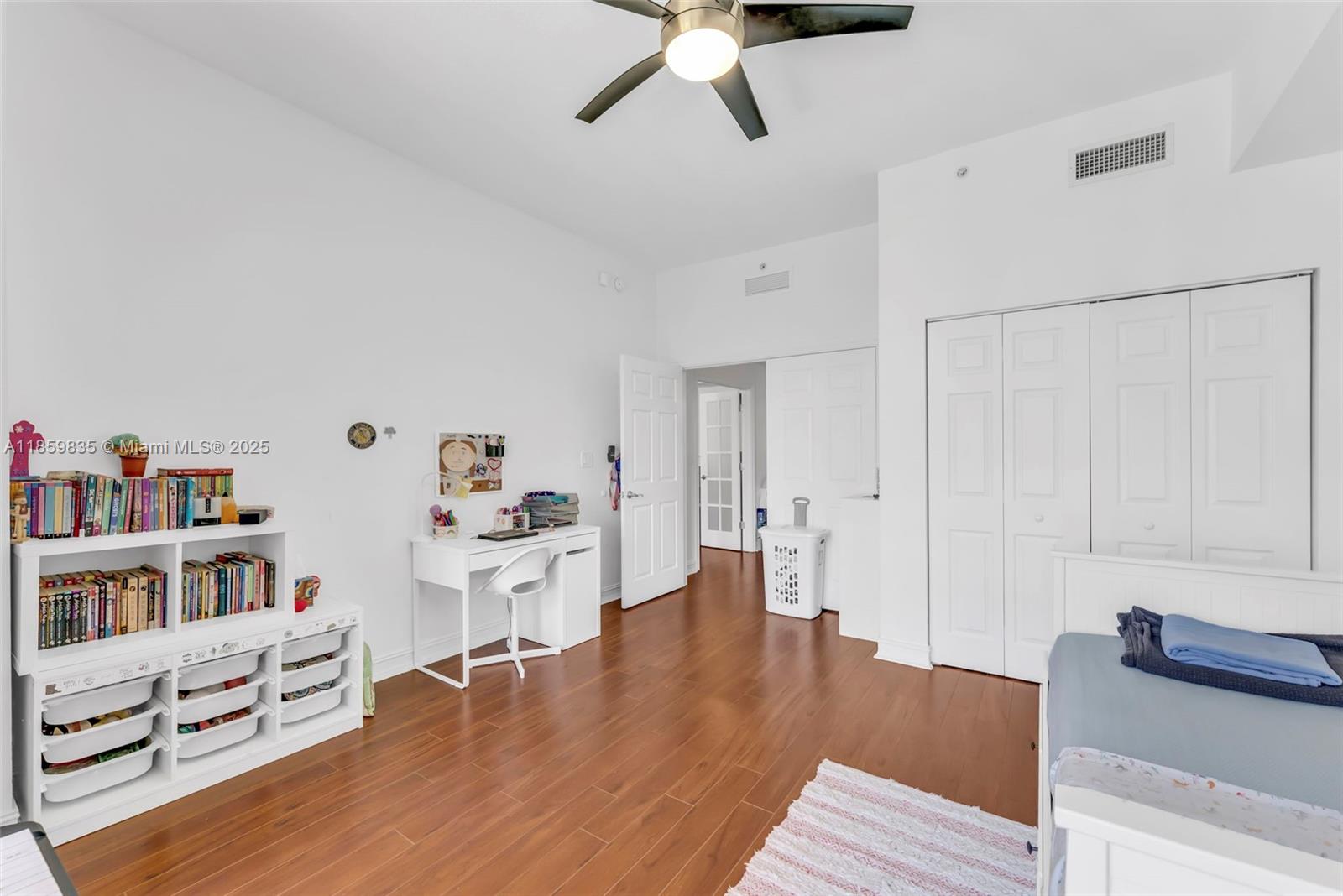 ALAQUA CONDO - Residential