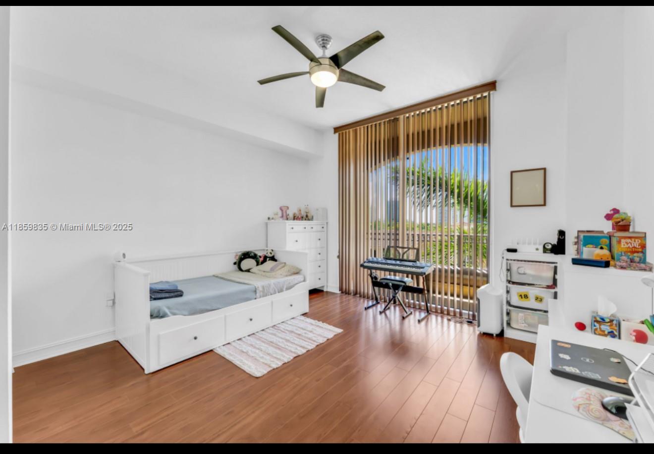 ALAQUA CONDO - Residential