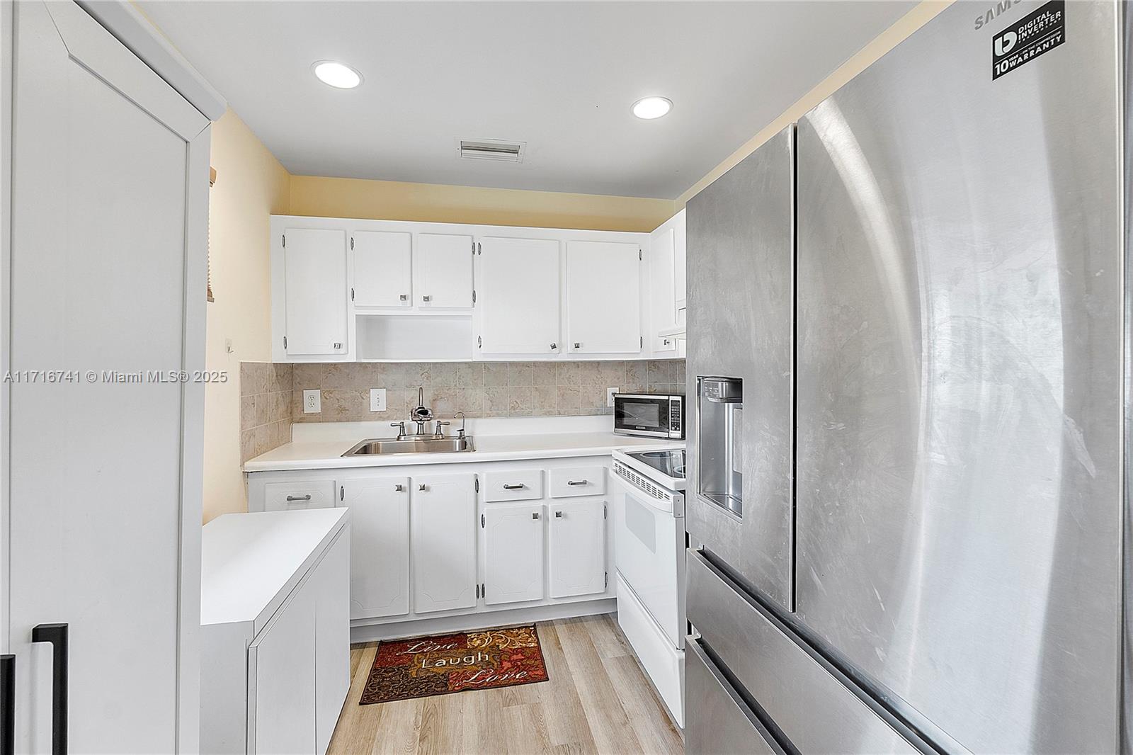 KINGS POINT FLANDERS COND - Residential