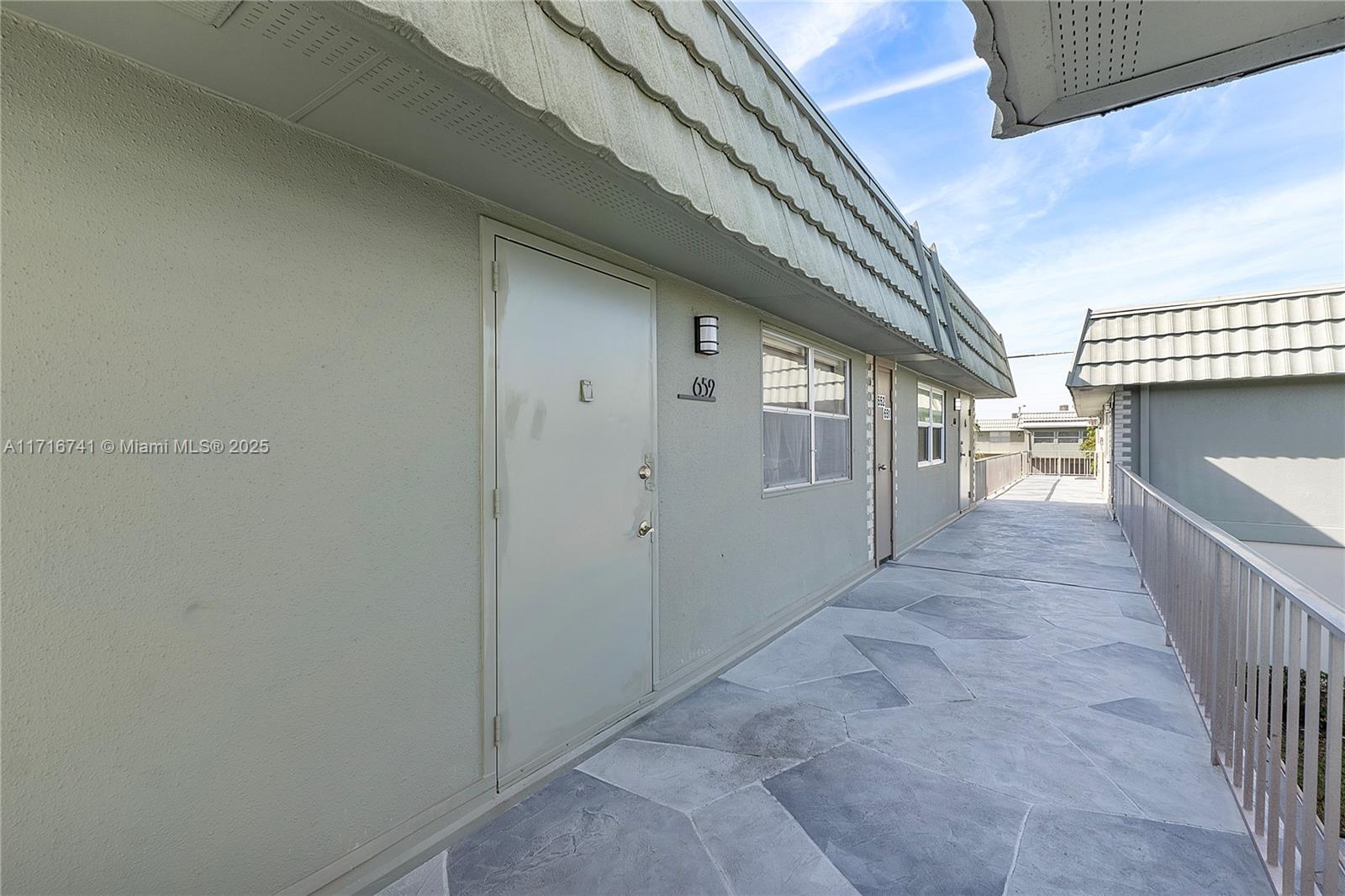 KINGS POINT FLANDERS COND - Residential