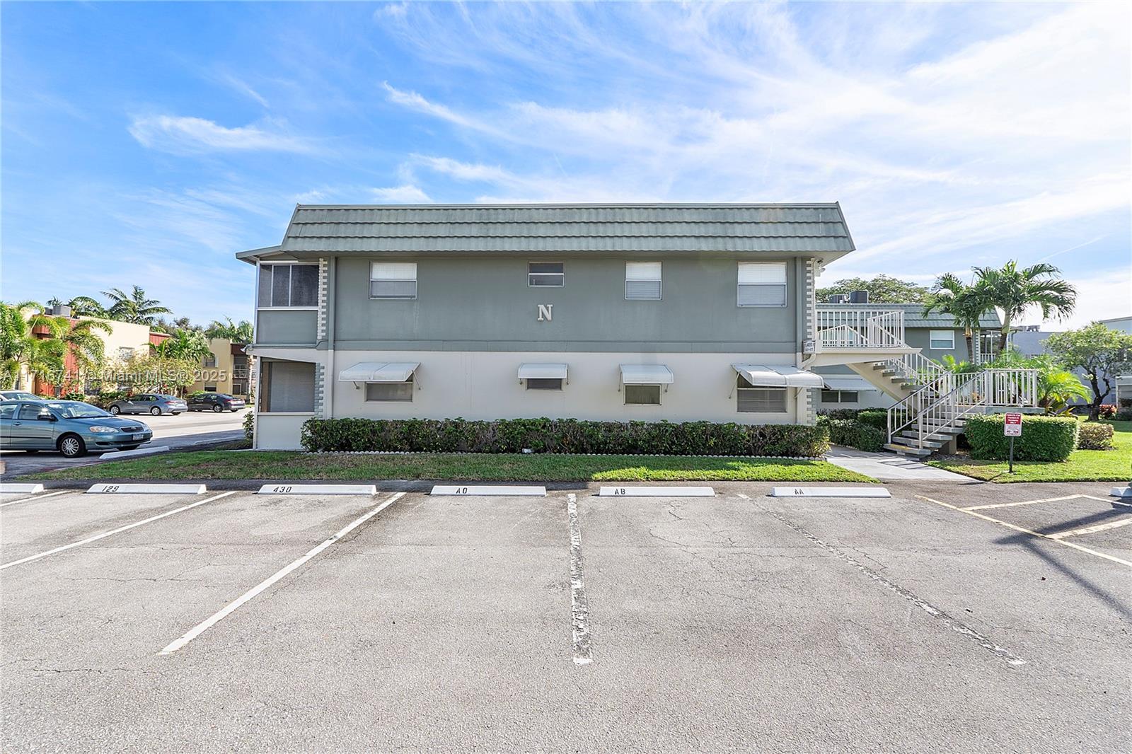 KINGS POINT FLANDERS COND - Residential