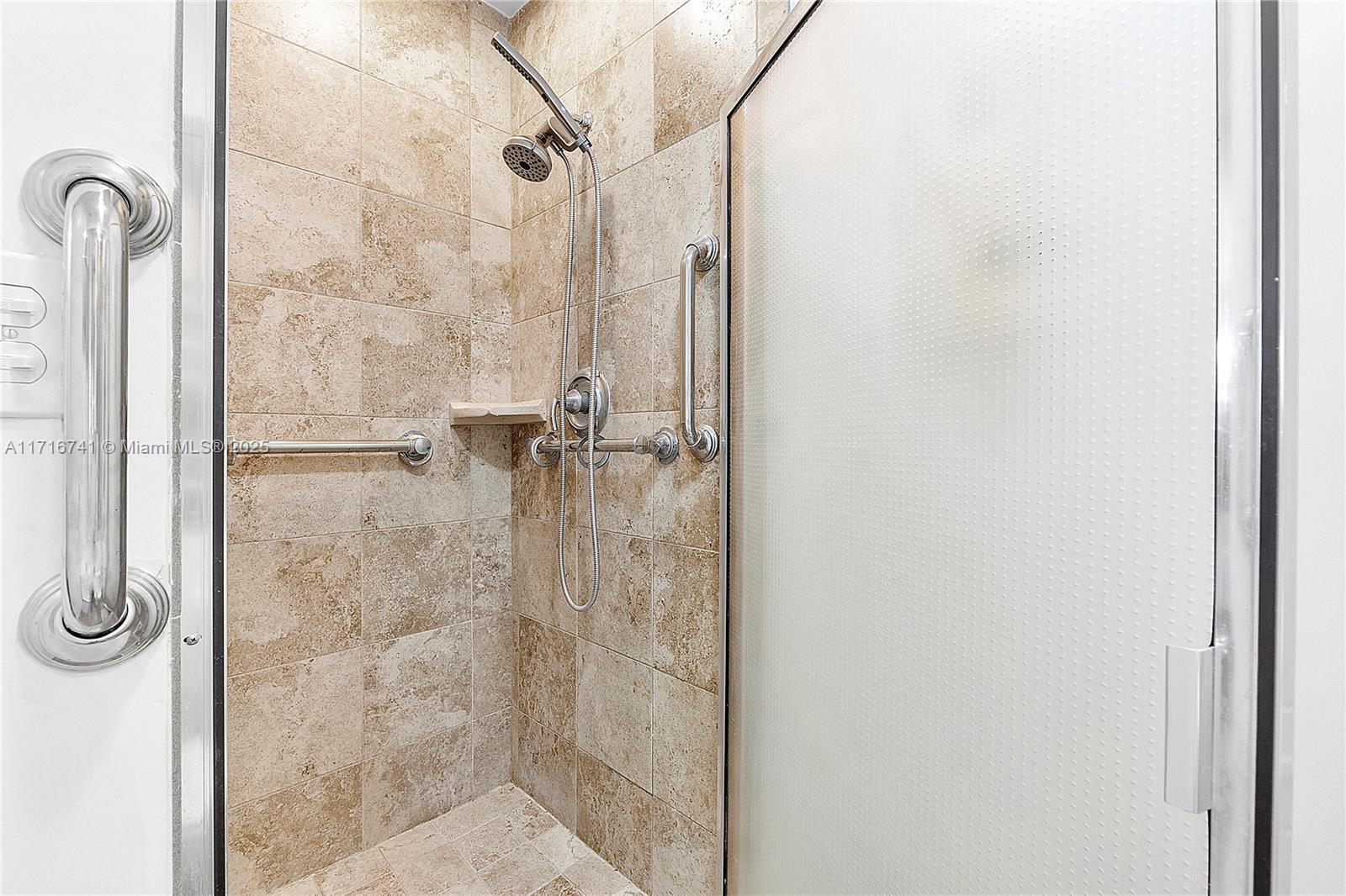 KINGS POINT FLANDERS COND - Residential